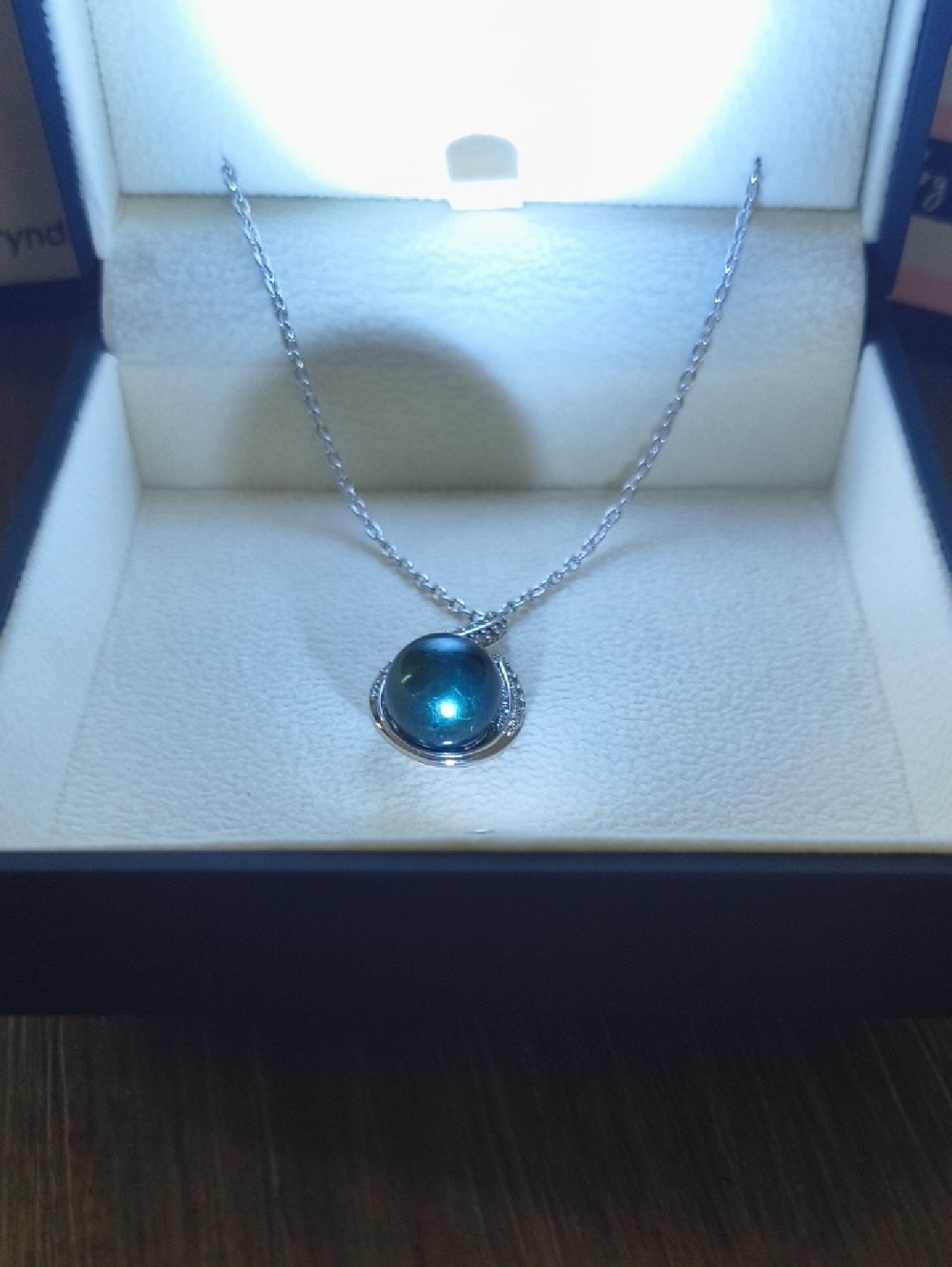 Tryndi Black Pearl Necklace In Silver